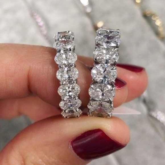 Oval Swarovski eternity band ring - Picture 3 of 8